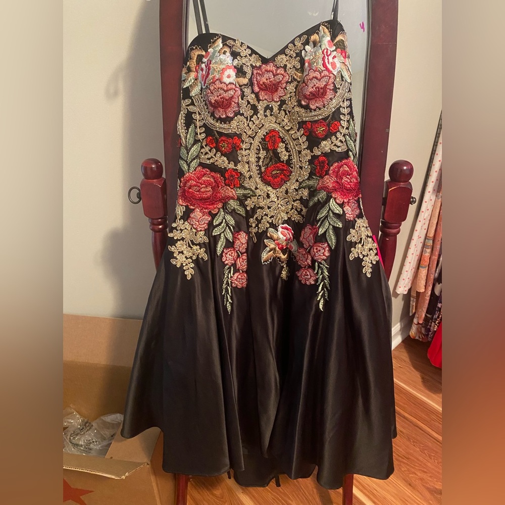 BLONDIE NITES - SATIN STRAPLESS DRESS-EMBROIDERED BODICE - LACE UP BACK